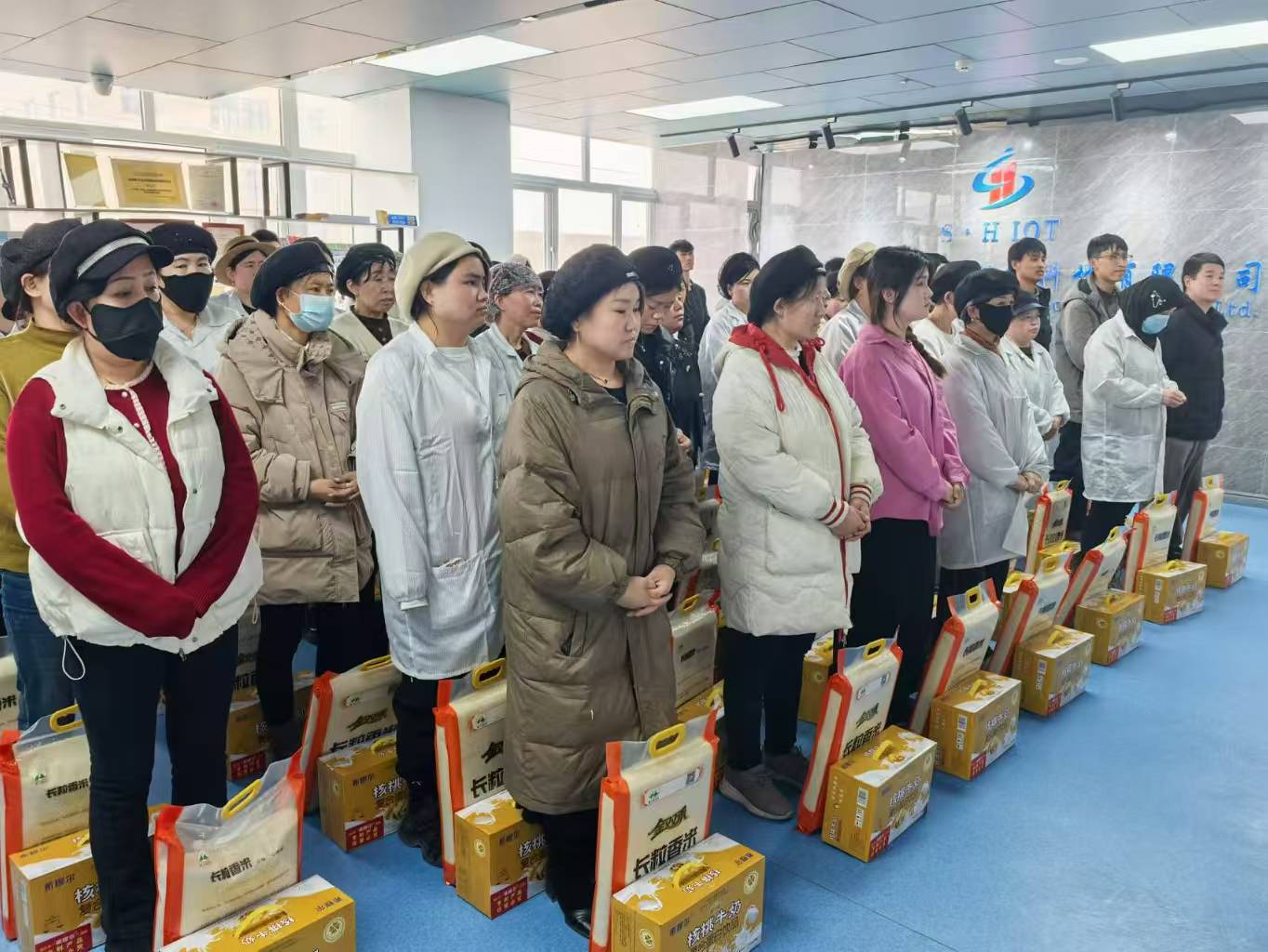 卡立方集團(tuán)寧夏分公司RFID智能卡工廠開(kāi)齋送暖 共筑和諧企業(yè)家園